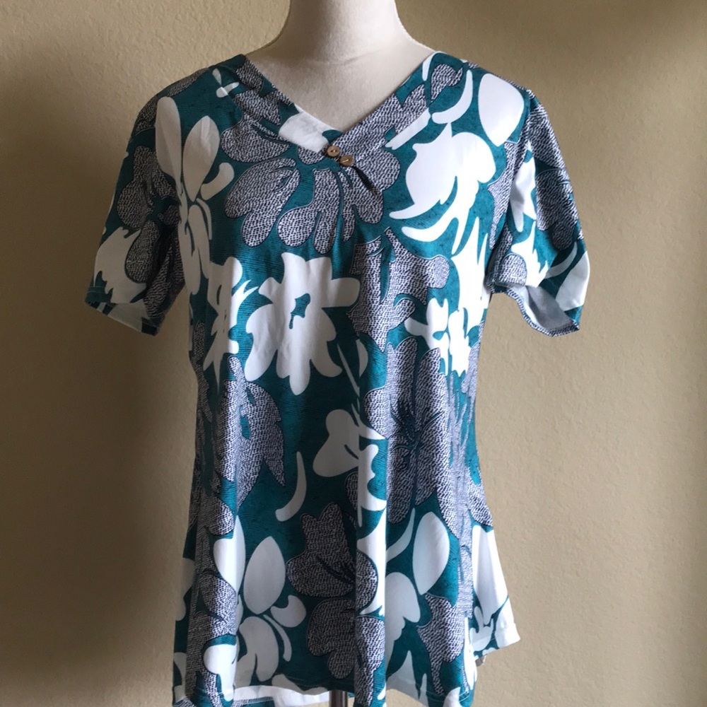 Green and white floral blouse, Size L, NWT